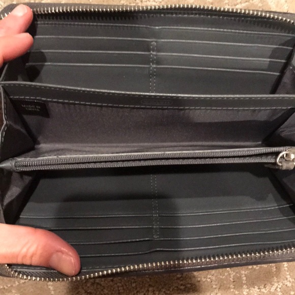 Coach Wallet - Picture 3 of 7